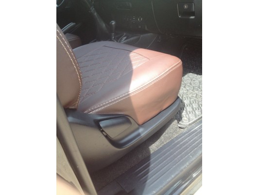 Авточехлы на Toyota Hilux