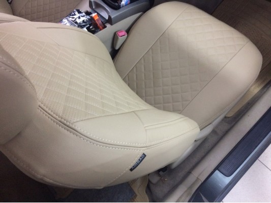 Авточехлы на Toyota Prius